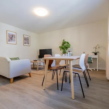 Leaf In Oerlikon Apartment *