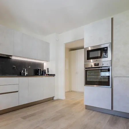 Leaf In Oerlikon Apartment Zurich