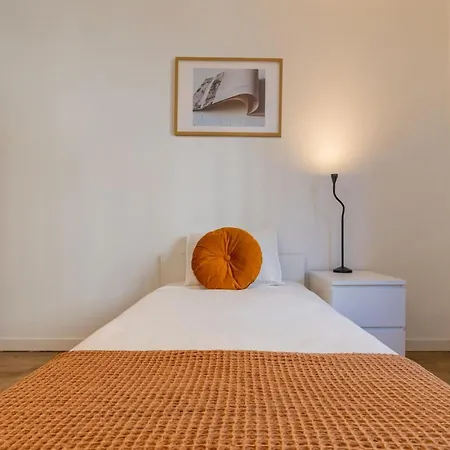 Pure Living In Oerlikon Apartment Zurich
