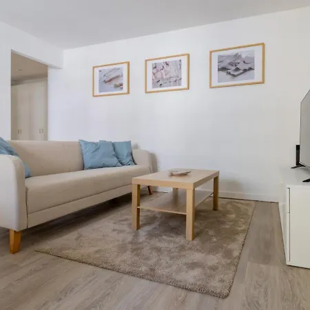 Pure Living In Oerlikon Apartment Zurich