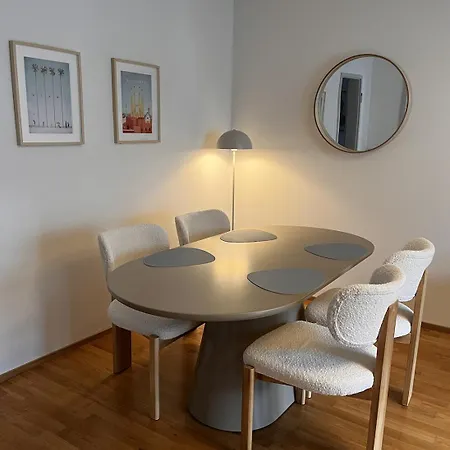 Spacious Enge Gem - Sihlcity, Balcony, Private Laundry Apartment Zurich