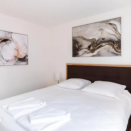 Executive 2br Flat Center - Mainau 11 Apartment Zurich