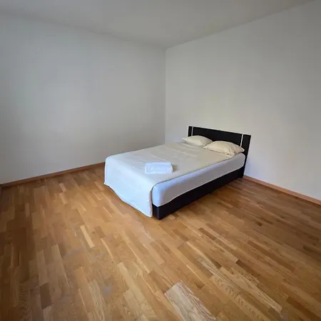 Large Flats, Center - Schb Apartment *