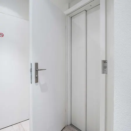 Apartment Zh Gold 1 - Hitrental