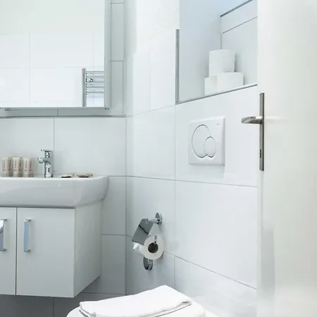 Zh Gold 1 - Hitrental Apartment *