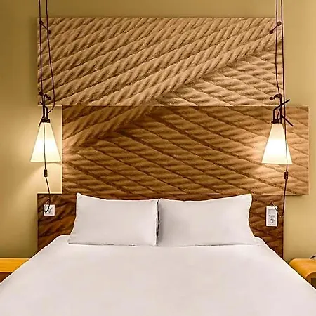 Hotel Ibis West 3*