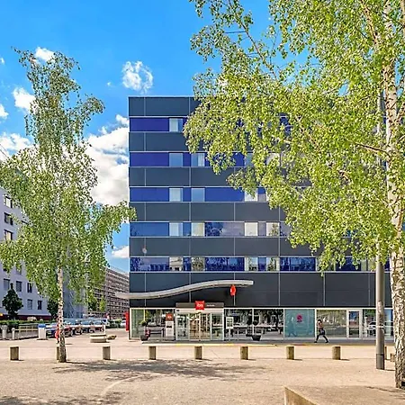 Hotel Ibis West 3*