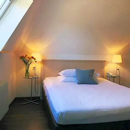 Neufeld Hotel