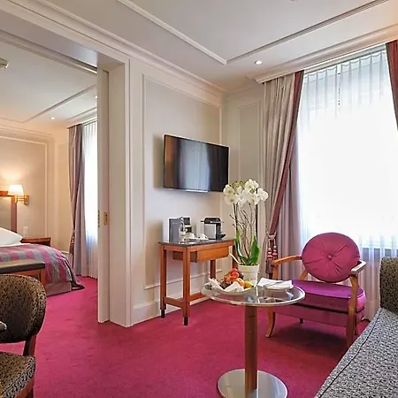 Hotel Schweizerhof 5*