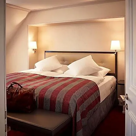 Schweizerhof Hotel 5*
