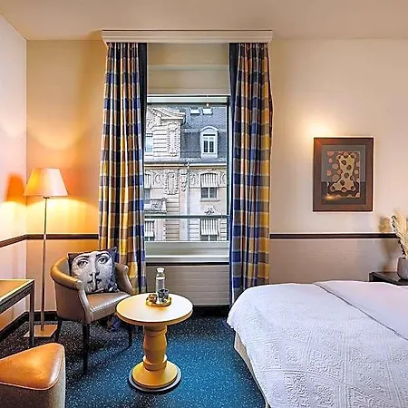Opera Hotel 4*