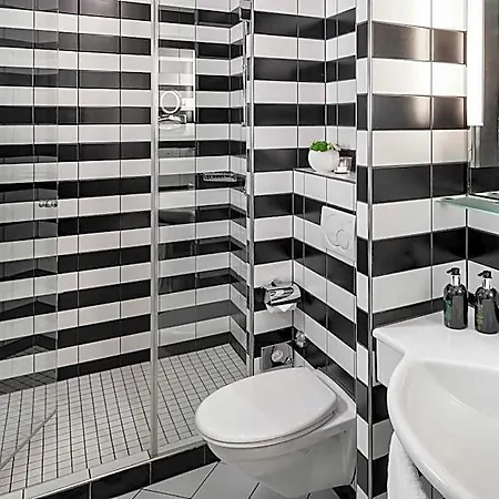 Opera Hotel 4*
