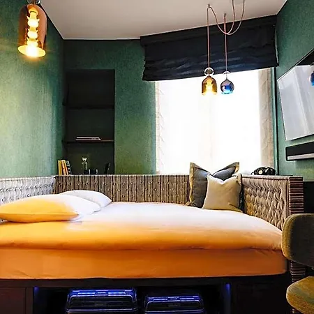 Opera Hotel 4*
