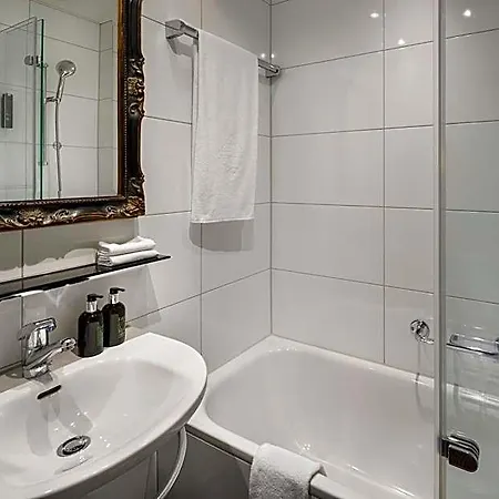 Opera Hotel 4*