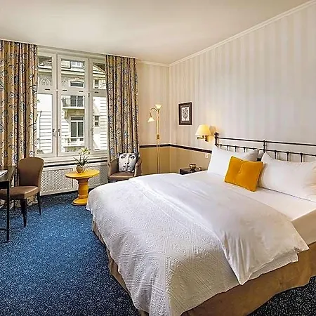 Opera Hotel 4*