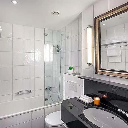 Opera Hotel 4*