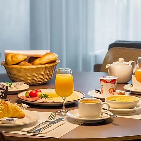 Hotel Ema House 4*
