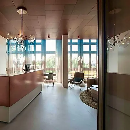 Hotel Ema House