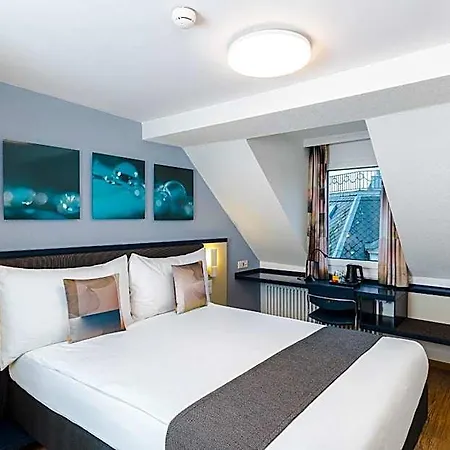 Bristol Hotel 3*
