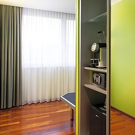 Hotel Messe By Ihg 4*