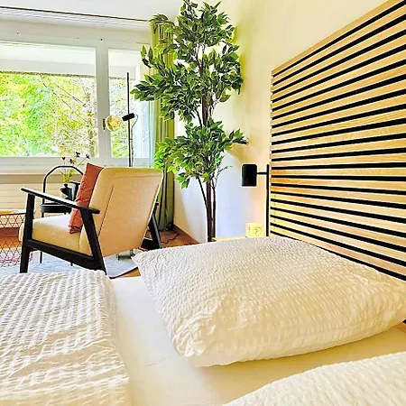 Neues Mit Terrasse U. Viel Privatsphaere 4* Zurich