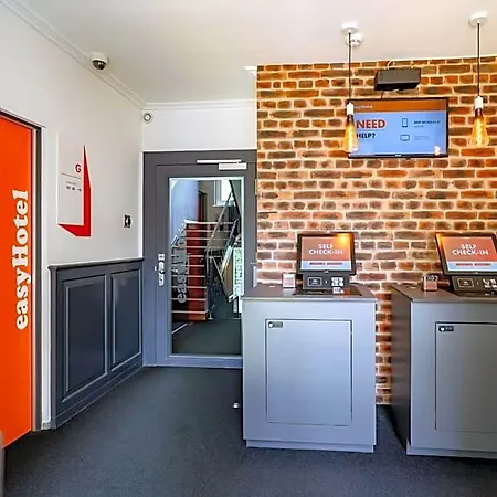 Easyhotel Centre Hotel 2*