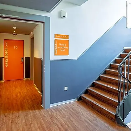 Easyhotel Centre Hotel 2*