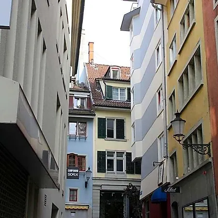 Oldtown Otter Hostel