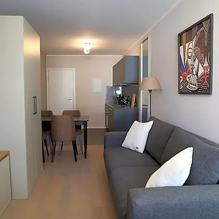 Lamira Serviced 4*