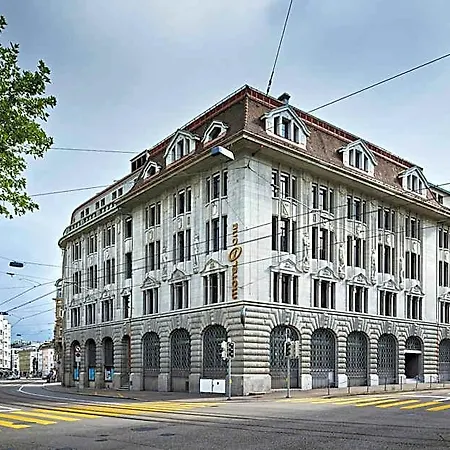 Hotel One 3*