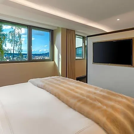 Hotel Five - Luxury