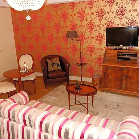 Townhouse Boutique Hotel 3*