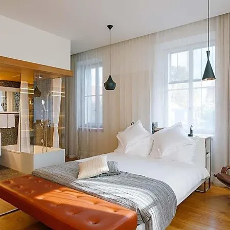 B2 Hotel