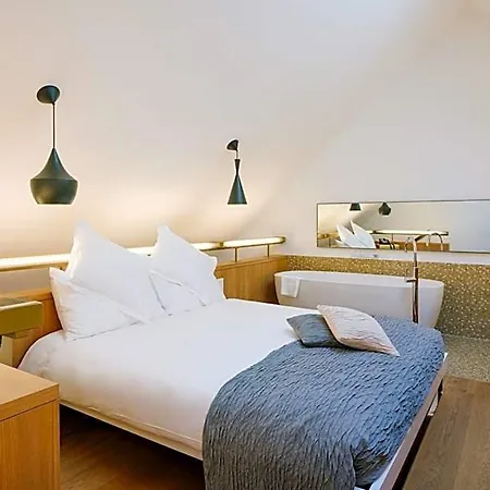 Hotel B2