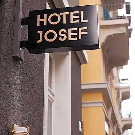 Hotel Boutique Josef 3*