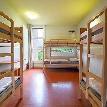 Youth Hostel *
