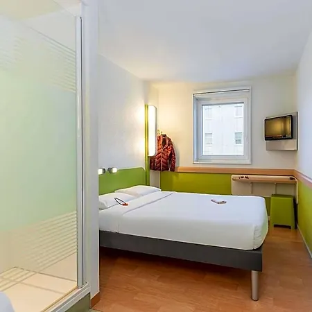 Ibis Budget West