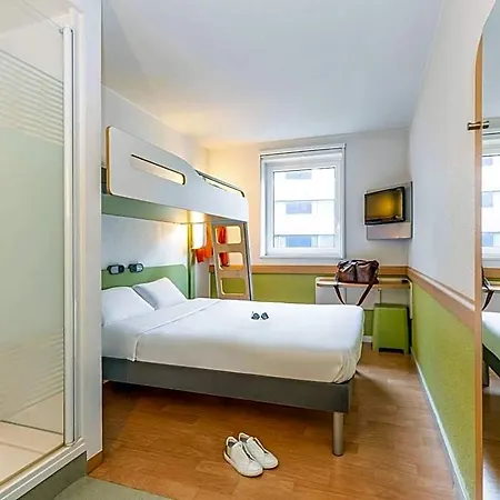Hotel Ibis Budget West *