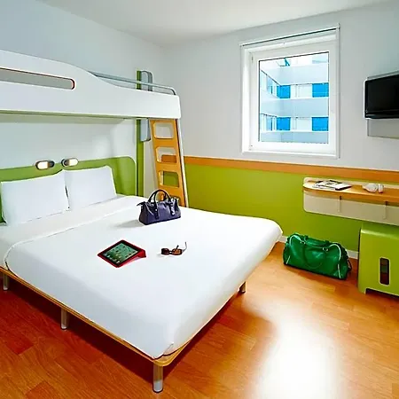Hotel Ibis Budget West *