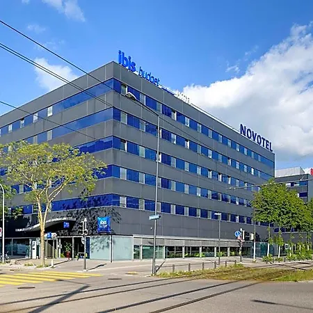 Ibis Budget West Hotel *