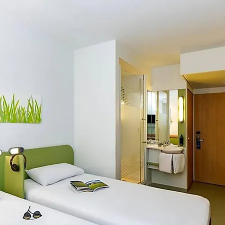 Hotel Ibis Budget West *