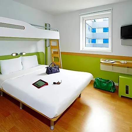 Hotel Ibis Budget West *