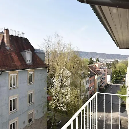 Lovely In The Center - Crown 44 * Zurich