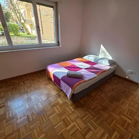 Large Flats, Center - Schd *
