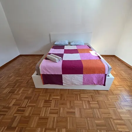 Large Flats, Center - Schd Apartment *