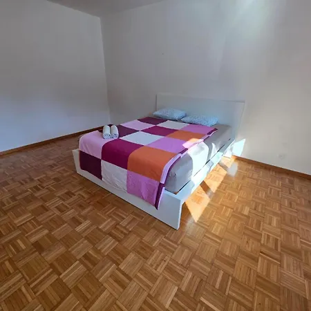 Large Flats, Center - Schd Zurich