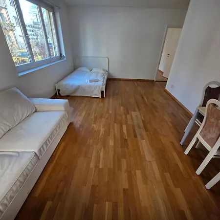 Large Flats, Center - Schd * Zurich