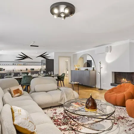 Designer Old Town Waterview Ac Apartment *