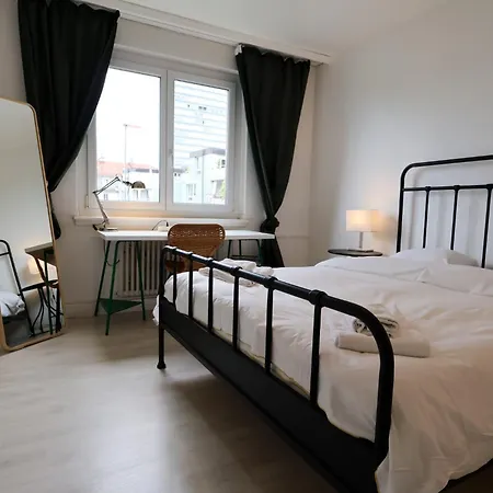 Spacious Near Center * Zurich