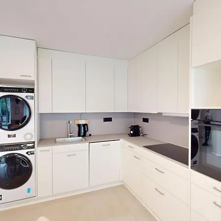 Apartment 2br District 6 - Near Centre